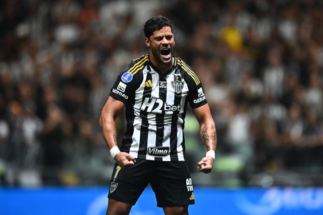 (FILES) Atletico Mineiro's forward #07 Hulk celebrates scoring his team's third goal during the Copa Sudamericana semifinal second leg football match between Brazil's Atletico Mineiro and Ecuador's Independiente del Valle at the Arena MRV stadium in Belo Horizonte, Brazil, on October 28, 2025. Brazilian forward Hulk signed a contract with Fluminense through the end of 2027, four days after leaving Atletico Mineiro, the team where he is a fan favorite, the Rio de Janeiro club announced on May 5, 2026. (Photo by GLEDSTON TAVARES / AFP)