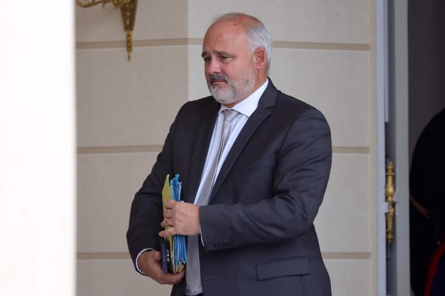 The Elysee Palace’s new secretary-general, Pierre-Andre Imbert leaves after the weekly cabinet meeting at The Elysee Presidential Palace in Paris on May 6, 2026. (Photo by Ludovic MARIN / AFP)