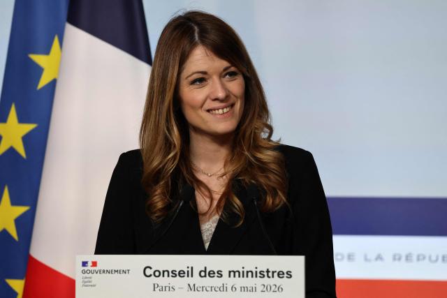 France's Government Spokesperson Maud Bregeon addresses journalists during the press conference following the weekly cabinet meeting in Paris on May 6, 2026. (Photo by Ludovic MARIN / AFP)