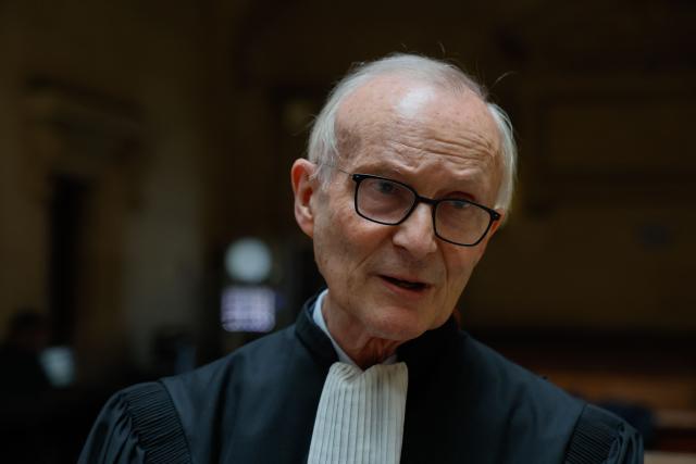 Human Rights League (LDH) lawyer Patrick Baudouin arrives at the Paris courthouse before the ruling on the Rwandan Tutsi genocide case against Agathe Habyarimana, widow of Rwandan president Juvenal Habyarimana whose assassination sparked the 1994 genocide, at the Paris courthouse on May 6, 2026. France's judiciary on May 6, 2026 ordered the resumption of an investigation into accusations the widow of Rwanda's former president Juvenal Habyarimana was involved in the 1994 genocide. (Photo by Xavier GALIANA / AFP)