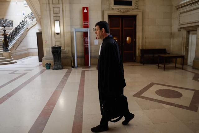 French lawyer Philippe Meilhac, who represents Agathe Habyarimana, arrives at the Paris courthouse before the ruling on the Rwandan Tutsi genocide case against his client, widow of Rwandan president Juvenal Habyarimana whose assassination sparked the 1994 genocide, on May 6, 2026. France's judiciary on May 6, 2026 ordered the resumption of an investigation into accusations the widow of Rwanda's former president Juvenal Habyarimana was involved in the 1994 genocide. (Photo by Xavier GALIANA / AFP)