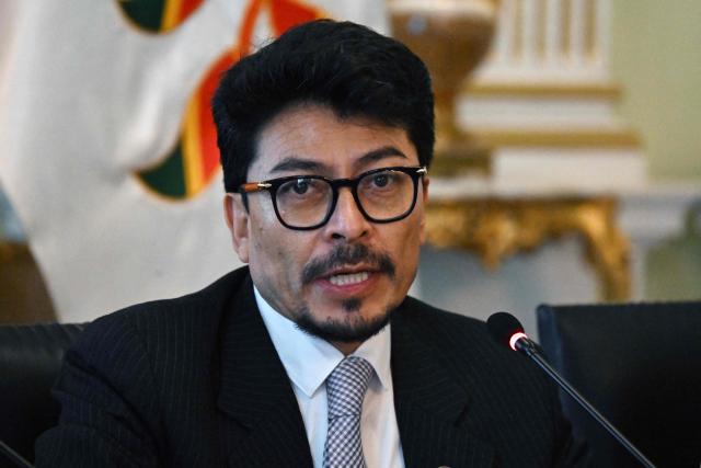 Bolivia’s Foreign Minister Fernando Aramayo speaks during a meeting with the international press on May 6, 2026, in La Paz. On the occasion, Aramayo stated that the country is seeking to reach a technological cooperation agreement with the United States to boost the development of its lithium industry. (Photo by Aizar RALDES / AFP)