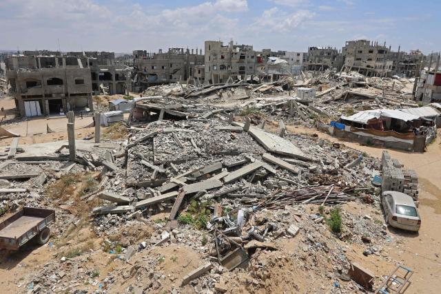 A general view of the destroyed buildings is pictured at the Jabalia refugee camp, in the northern Gaza Strip on May 6, 2026. Gaza health officials said Israeli strikes killed five people and wounded several others across the Palestinian territory on May 6. Despite an October ceasefire, Gaza remains gripped by daily violence as Israeli strikes continue, with both the military and Hamas accusing one another of violating the truce. (Photo by Omar AL-QATTAA / AFP)