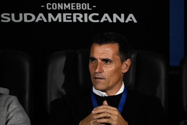 Palestino's Argentine head coach Guillermo Farre gestures during the Copa Sudamericana group stage football match between Uruguay's  Montevideo City Torque and Chile's Palestino at the Centenario stadium in Montevideo on May 6, 2026. (Photo by Eitan ABRAMOVICH / AFP)