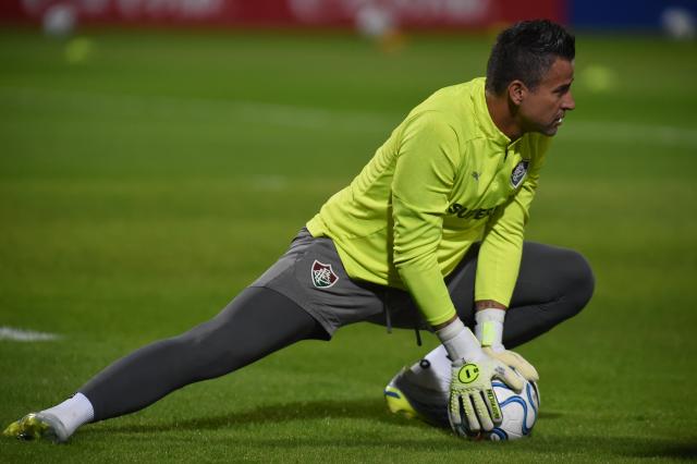 Fluminense's goalkeeper #01 Fabio warms up before the Copa Libertadores group stage football match between Argentina's Independiente Rivadavia and Brazil's Fluminense at the Malvinas Argentinas stadium in Mendoza, Argentina on May 6, 2026. (Photo by Andres LARROVERE / AFP)