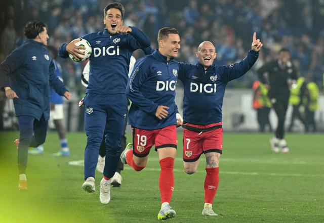 Rayo Vallecano's players celebrate after winning the UEFA Conference League semi-final second leg football match between RC Strasbourg Alsace and Rayo Vallecano de Madrid at Stade de la Meinau in Strasbourg, eastern France on May 7, 2026. (Photo by SEBASTIEN BOZON / AFP)