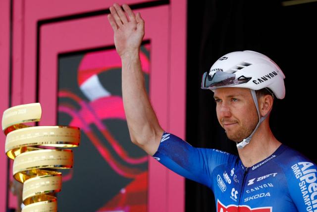 Alpecin - Premier Tech Australian rider Kaden Groves waves during the presentation of the teams prior the 1st stage of the Giro d'Italia 2026 - Tour of Italy cycling race between Nessebar and Burgas, Bulgaria, on May 8, 2026. (Photo by Luca Bettini / AFP)