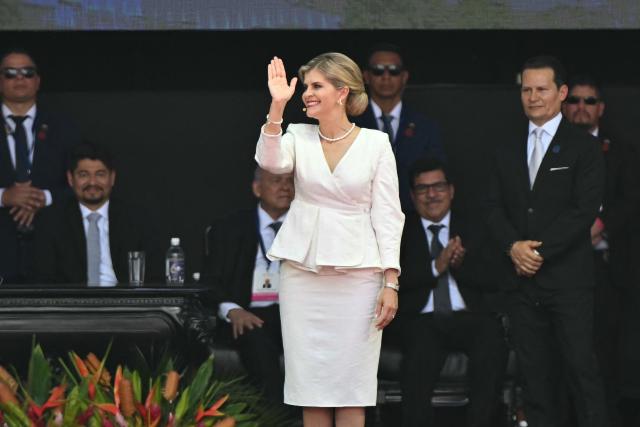 Costa Rica's incoming President Laura Fernandez swears during her inauguration ceremony at the National Stadium in San Jose, on May 8, 2026. Costa Rican political scientist Laura Fernandez will be inaugurated as president, the latest right-winger to win power in Latin America on a promise to combat drug-related violence. (Photo by MARTIN BERNETTI / AFP)