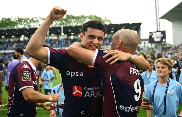 Bordeaux-Begles' French full-back Louis Bielle-Biarrey (L) celebrates with Bordeaux-Begles' French scrum-half Maxime Lucu after winning the French Top 14 rugby union match between Aviron Bayonnais (Bayonne) and Union Bordeaux-Begles (UBB) at the Jean Dauger Stadium in Bayonne, south-western France on May 9, 2026. (Photo by Gaizka IROZ / AFP)
