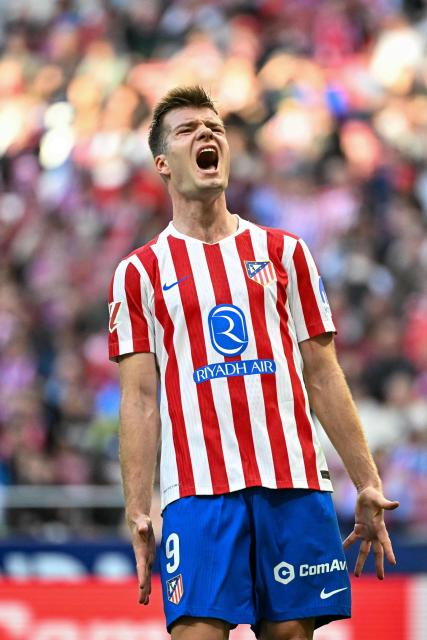 Atletico Madrid's Norwegian forward #09 Alexander Sorloth reacts after missing a chance to score during the Spanish league football match between Club Atletico de Madrid and RC Celta de Vigo at the Metropolitano Stadium in Madrid on May 9, 2026. (Photo by Javier SORIANO / AFP)