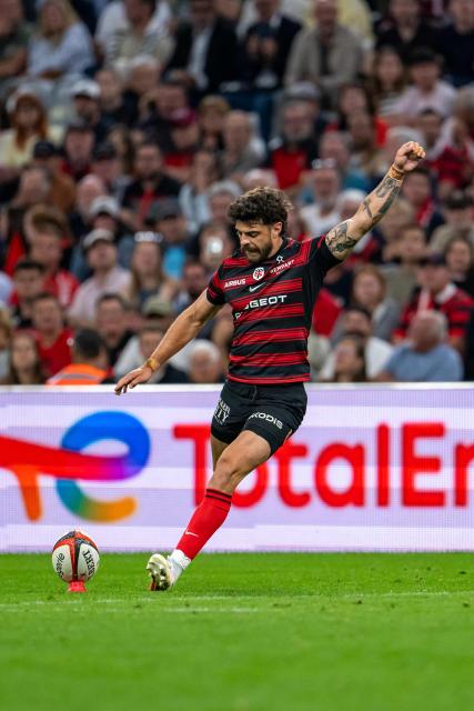 Toulouse's French fly-half Romain Ntamack kicks a conversion during the French Top 14 rugby union match between Rugby Club Toulonnais (RCT) and Stade Toulousain at the Stade Mayol in Toulon, south-eastern France, on May 9, 2026. (Photo by MIGUEL MEDINA / AFP)