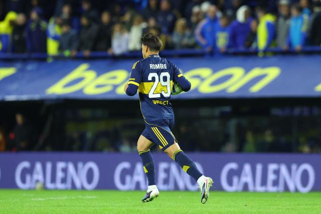Boca Juniors' forward #29 Angel Romero reacts after scoring his team's second goal on the extra time of the Argentine Professional Football League 2026 Apertura Tournament round of 16 match between Boca Juniors and Huracan at La Bombonera Stadium in Buenos Aires on May 9, 2026. (Photo by Alejandro PAGNI / AFP)