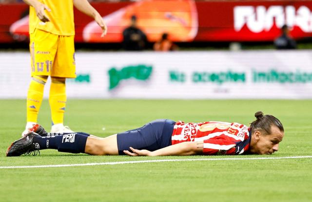 Guadalajara's midfielder #28 Fernando Gonzalez reacts during the Liga MX Clausura quarter-finals second leg football match between Guadalajara and Tigres at Akron Stadium in Guadalajara, Jalisco state, Mexico on May 9, 2026. (Photo by ULISES RUIZ / AFP)