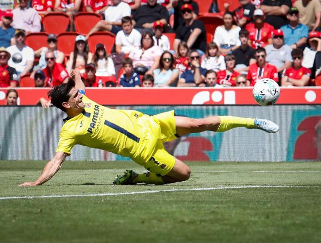 Villarreal’s Spanish forward #7 Gerard Moreno kicks the ball during the Spanish league football match between RCD Mallorca and Villarreal CF at Mallorca Son Moix Stadium in Palma de Mallorca on May 10, 2026. (Photo by JAIME REINA / AFP)