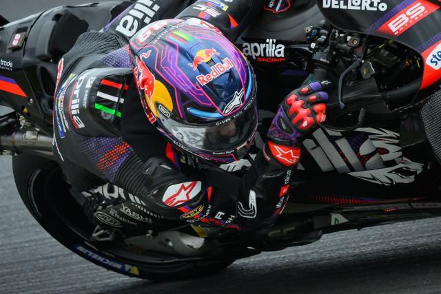 Aprilia Racing's Spanish rider Jorge Martin corners during the Moto GP Grand Prix of France at Le Mans, northwestern France, on May 10, 2026. (Photo by Loic VENANCE / AFP)
