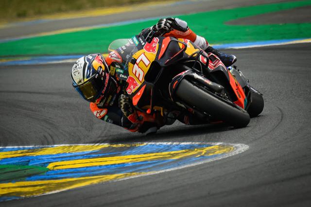 Red Bull KTM Factory Racing's Spanish rider Pedro Acosta corners during the Moto GP Grand Prix of France at Le Mans, northwestern France, on May 10, 2026. (Photo by Loic VENANCE / AFP)