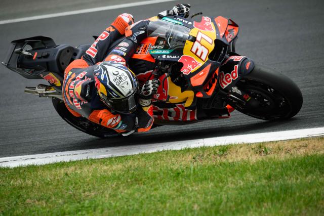 Red Bull KTM Factory Racing's Spanish rider Pedro Acosta corners during the Moto GP Grand Prix of France at Le Mans, northwestern France, on May 10, 2026. (Photo by Loic VENANCE / AFP)