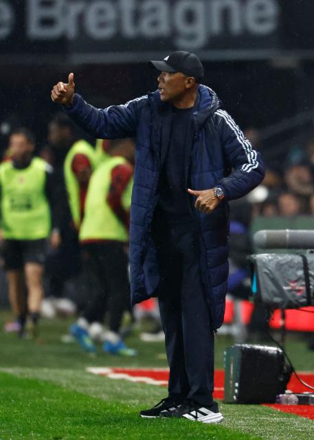 Paris FC's French head coach Antoine Kombouare gestures from the sidelines during the French L1 football match between Stade Rennais FC and Paris FC at the Roazhon Park stadium in Rennes, western France on May 10, 2026. (Photo by SIMON WOHLFAHRT / AFP)