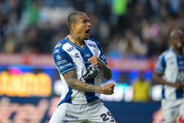 Pachuca's Brazilian forward #29 Kenedy celebrates scoring his team's second goal during the Liga MX Clausura quarter-finals second leg football match between Pachuca and Toluca at Miguel Hidalgo stadium in Pachuca, Hidalgo state, Mexico on May 10, 2026. (Photo by Alfredo ESTRELLA / AFP)