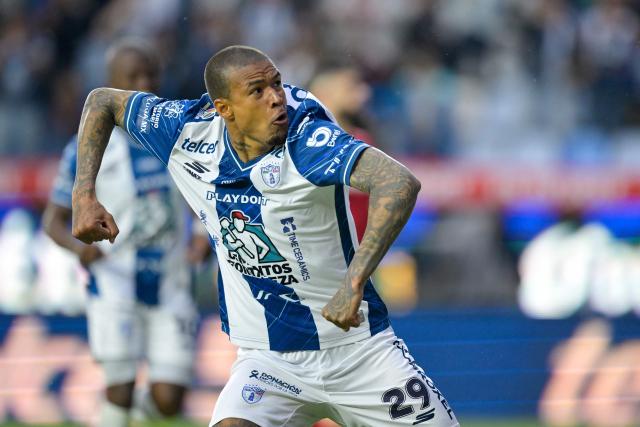 Pachuca's Brazilian forward #29 Kenedy celebrates scoring his team's second goal during the Liga MX Clausura quarter-finals second leg football match between Pachuca and Toluca at Miguel Hidalgo stadium in Pachuca, Hidalgo state, Mexico on May 10, 2026. (Photo by Alfredo ESTRELLA / AFP)