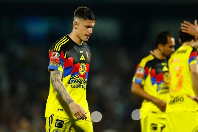 America's Uruguayan midfielder #07 Brian Rodriguez reacts at the end of the Liga MX Clausura quarter-final second leg football match between Pumas and America at Olimpico Universitario stadium in Mexico City on May 10, 2026. (Photo by Rodrigo Oropeza / AFP)