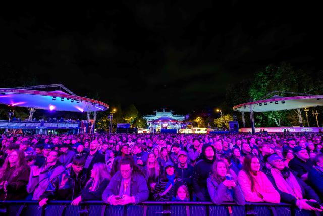 Spectators gather at the fan area at City Hall Square (Rathausplatz) during the first semi-final of the Eurovision Song Contest (ESC) in Vienna, Austria on May 12, 2026. (Photo by MAX SLOVENCIK / APA / AFP) / Austria OUT