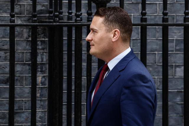Britain's Health Secretary Wes Streeting arrives at Downing Street to meet with the prime minister in central London on May 13, 2026. Britain's Prime Minister Keir Starmer, fighting to face down a revolt within his ruling Labour party, has promised his government will be "better" and bolder to assuage disgruntled voters impatient for change. (Photo by Brook Mitchell / AFP)