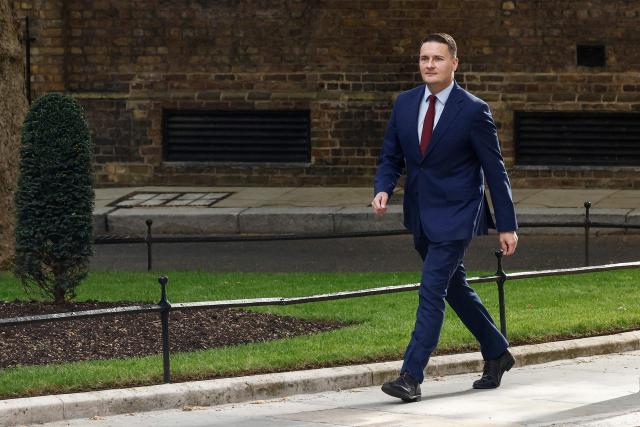 Britain's Health Secretary Wes Streeting arrives at Downing Street to meet with the prime minister in central London on May 13, 2026. Britain's Prime Minister Keir Starmer, fighting to face down a revolt within his ruling Labour party, has promised his government will be "better" and bolder to assuage disgruntled voters impatient for change. (Photo by Brook Mitchell / AFP)