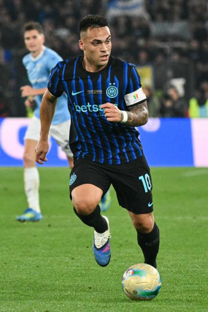 Inter Milan's Argentine forward #10 Lautaro Martinez  controls the ball during the Italian Cup (Coppa Italia) final football match between Lazio Rome and Inter Milan at the Olympic stadium in Rome on May 13, 2026. (Photo by Alberto PIZZOLI / AFP)