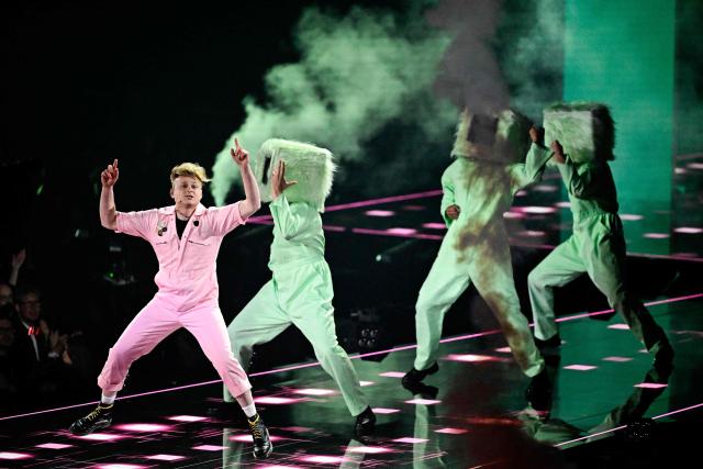 English musician Sam Battle, aka Look Mum No Computer and representing Great Britain with the song 'Eins, Zwei, Drei', performs during a dress rehearsal for the second semi-final of the Eurovision Song Contest 2026 (ESC) at Wiener Stadthalle in Vienna, Austria on May 13, 2026. (Photo by Tobias SCHWARZ / AFP)
