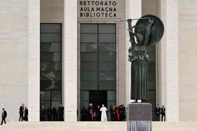 TOPSHOT - Pope Leo XIV speaks during a visit to the Sapienza University of Rome, on May 14, 2026. (Photo by Andreas SOLARO / AFP)