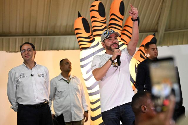 Colombia's right-wing presidential candidate Abelardo de la Espriella, from the Defensores de la Patria movement, delivers a speech to supporters during a campaign rally in Palmira, near Cali, Colombia on May 14, 2026. Colombia will hold presidential elections on May 31. (Photo by JOAQUIN SARMIENTO / AFP)