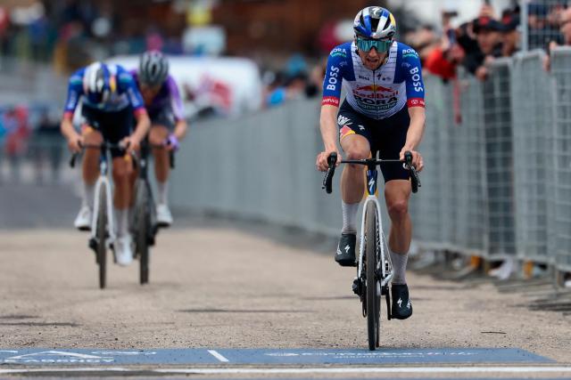 Red Bull - BORA - hansgrohe Australian rider Jai Hindley crosses the finish line of the 7th stage of the Giro d'Italia 2026 - Tour of Italy cycling race between Formia and Blockhaus, Italy, on May 15, 2026. (Photo by Luca Bettini / AFP)
