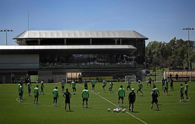 Mexico's football team take part in a training session in Mexico City on May 15, 2026. (Photo by CARL DE SOUZA / AFP)