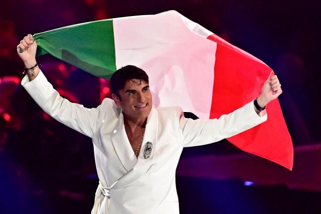 Italian singer Sal Da Vinci arrives on stage for the dress rehearsal for the grand final of the Eurovision Song Contest 2026 (ESC) at Wiener Stadthalle in Vienna, Austria on May 15, 2026. (Photo by Tobias SCHWARZ / AFP)