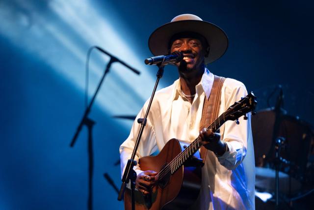 Brazilian musician Jota.pe performs on stage during the "Se o Meu Peito Fosse o Mundo" concert at the Vivo Rio concert hall in Rio de Janeiro, Brazil on May 15, 2026. (Photo by Pablo PORCIUNCULA / AFP)