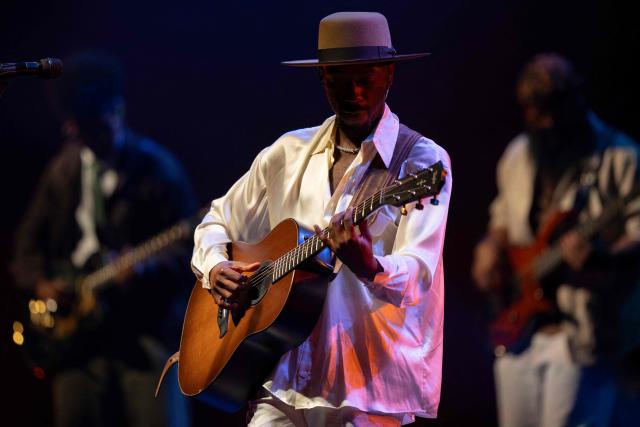 Brazilian musician and songwriter Jota.pe performs on stage during the "Se o Meu Peito Fosse o Mundo" concert at the Vivo Rio concert hall in Rio de Janeiro, Brazil on May 15, 2026. (Photo by Pablo PORCIUNCULA / AFP)