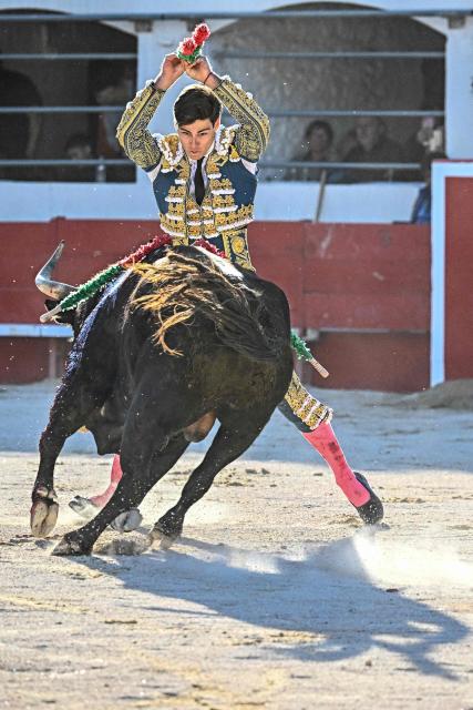 French matador El Rafi places banderillas on a fighting bull in Ales, Southern France, on May 16, 2026. (Photo by Gabriel BOUYS / AFP)