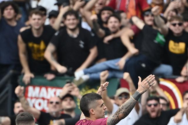 Roma's Italian defender #23 Gianluca Mancini celebrates scoring his team's second goal during the Italian Serie A football match between Roma and Lazio at Olympic stadium in Rome on May 17, 2026. (Photo by Isabella BONOTTO / AFP)