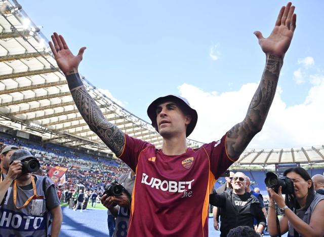 Roma's Italian defender #23 Gianluca Mancini celebrates after winning the Italian Serie A football match between Roma and Lazio at Olympic stadium in Rome on May 17, 2026. (Photo by Isabella BONOTTO / AFP)
