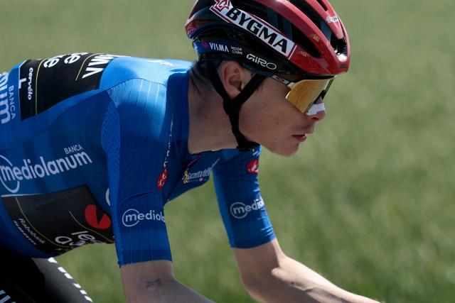 Team Visma Lease a Bike Danish rider Jonas Vingegaard, wearing the best climber's blue jersey (Maglia Azzura), rides during the 9th stage of the Giro d'Italia 2026 - Tour of Italy cycling race between Cervia and Corno alle Scale, central Italy on May 17, 2026. (Photo by Luca Bettini / AFP)