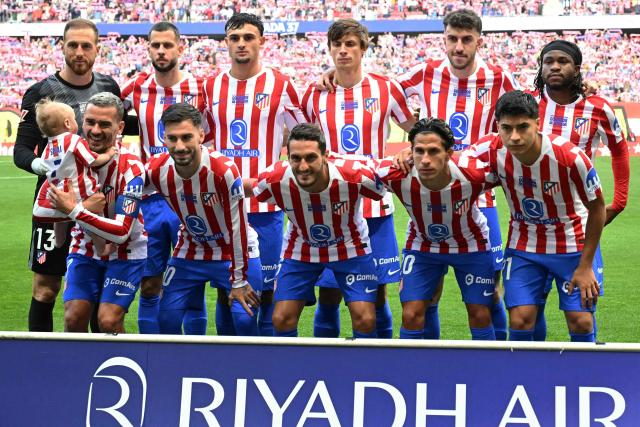 Atletico Madrid players pose for a team photo before the Spanish league football match between Club Atletico de Madrid and Girona FC at the Metroplitano stadium in Madrid on May 17, 2026. (Photo by Javier SORIANO / AFP)