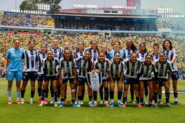Monterrey players pose for a team photo ahead of the Liga MX Femenil women's Clausura final second-leg football match between America and Monterrey at the Ciudad de los Deportes stadium in Mexico City on May 17, 2026. (Photo by Rodrigo Oropeza / AFP)