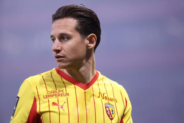 Lens' French forward #10 Florian Thauvin looks on during the French L1 football match between Olympique Lyonnais (OL) and RC Lens at the Groupama Stadium in Decines-Charpieu, central-eastern France, on May 17, 2026. (Photo by Alex MARTIN / AFP)