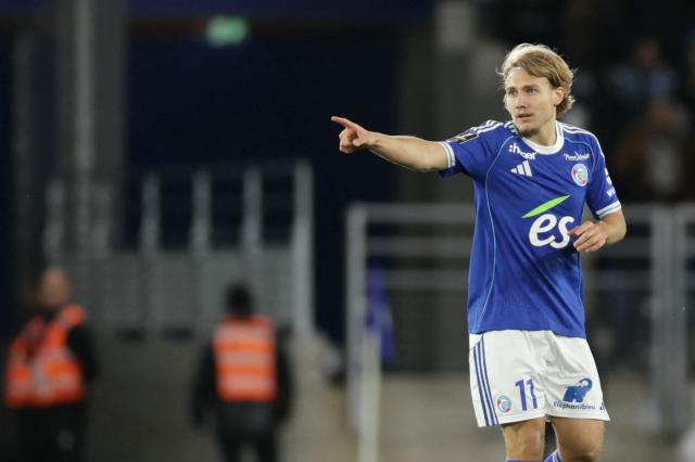 trasbourg’s Swedish midfielder #11 Sebastian Nanasi celebrates scoring his team’s third goal during the French L1 football match between RC Strasbourg Alsace and AS Monaco at the Stade de la Meinau in Strasbourg, eastern France, on May 17, 2026. (Photo by ROMEO BOETZLE / AFP)