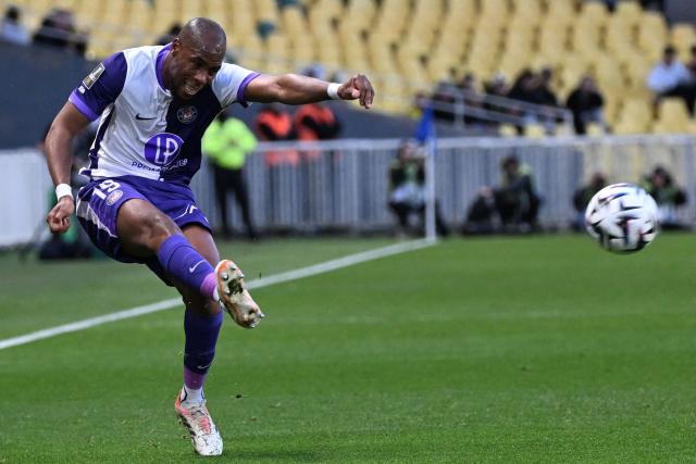 Toulouse's French defender #19 Djibril Sidibe kicks the ball during the French L1 football match between FC Nantes and Toulouse FC at the Stade de la Beaujoire–Louis Fonteneau in Nantes, western France, on May 17, 2026. (Photo by Sebastien Salom-Gomis / AFP)