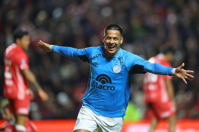Belgrano's forward #22 Nicolas Fernandez celebrates after scoring a late equalising goal to force extra-time during the Argentine Professional Football League Apertura tournament semifinal match between Argentinos Juniors and Belgrano at the Diego Armando Maradona stadium in Buenos Aires on May 17, 2026. (Photo by Alejandro PAGNI / AFP)