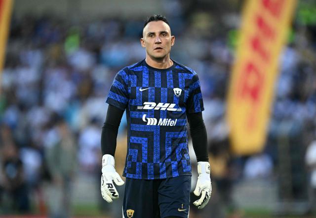 Pumas' Costa Rican goalkeeper #01 Keylor Navas warms up before the Liga MX Clausura semifinal second-leg football match between Pumas UNAM and Pachuca at Olimpico Universitario stadium in Mexico City on May 17, 2026. (Photo by YURI CORTEZ / AFP)