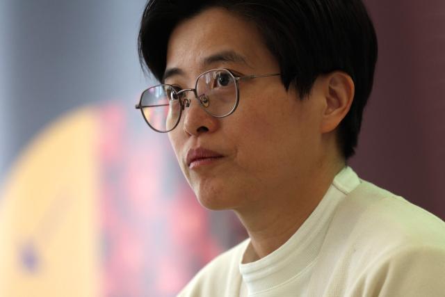Taiwanese writer Yang Shuang-zi delivers a speech at SOAS in central London on May 18, 2026, on the eve of the 2026 International Booker Prize announcement. Yang Shuang-zi's "Taiwan Travelogue" is one of the six International Booker Prize entries for 2026 (Photo by Adrian Dennis / AFP)
