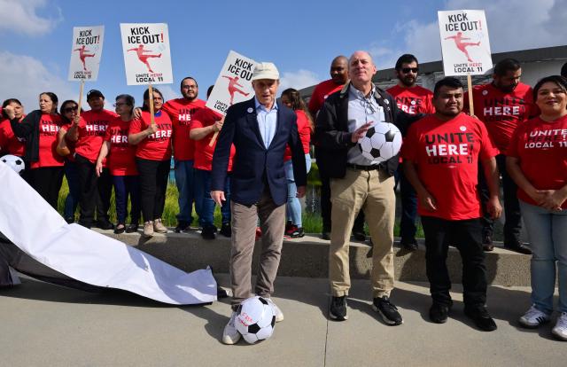California Gubernatorial candidate Tom Steyer joins Sofi Stadium workers, including cooks, bartenders, dishwashers, servers and cashiers, in a protest outside the stadium, ahead of the 2026 FIFA World Cup in Inglewood, California, on May 18, 2026. Members of UNITE HERE Local 11 are fighting to keep ICE out of their workplace during the 2026 FIFA World Cup. (Photo by Frederic J. BROWN / AFP)